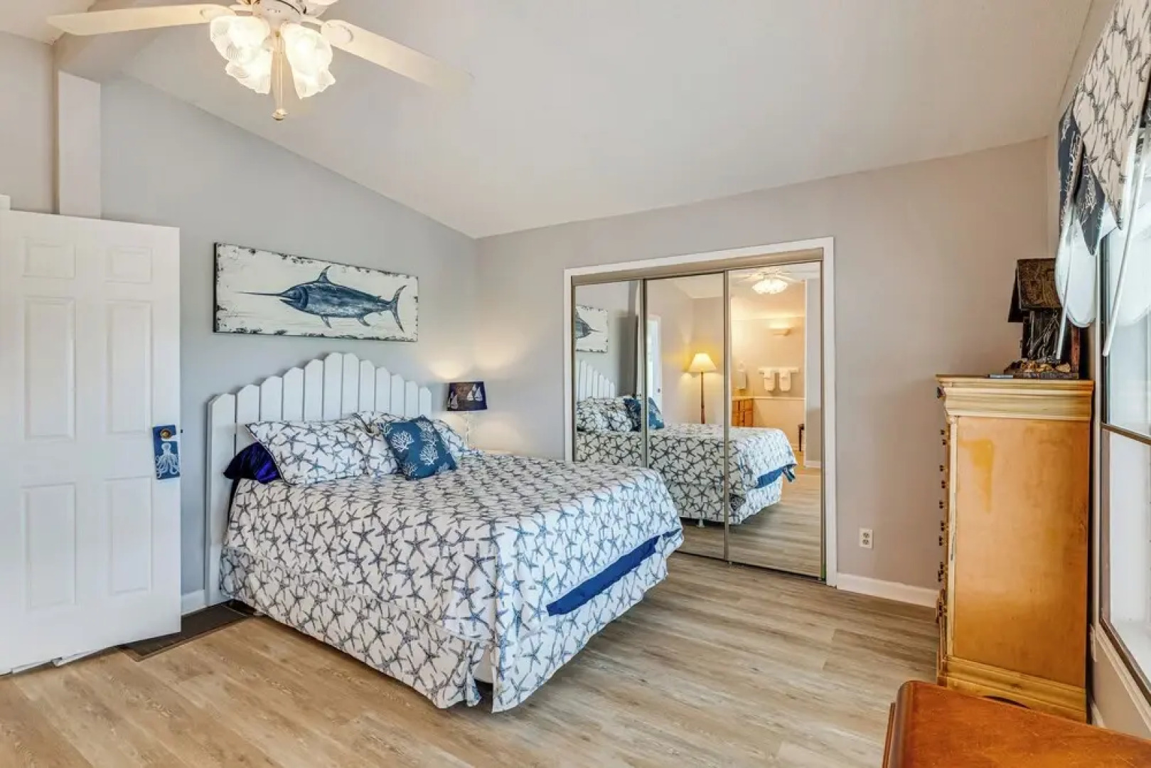 Harkers Island Getaway w/ Deck: Near Cape Lookout!