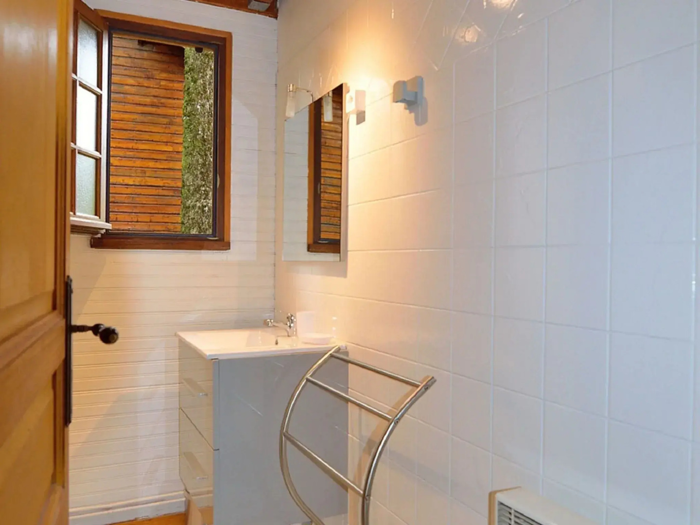 Serene Holiday Home in Cussac with Private Terrace, Barbeque