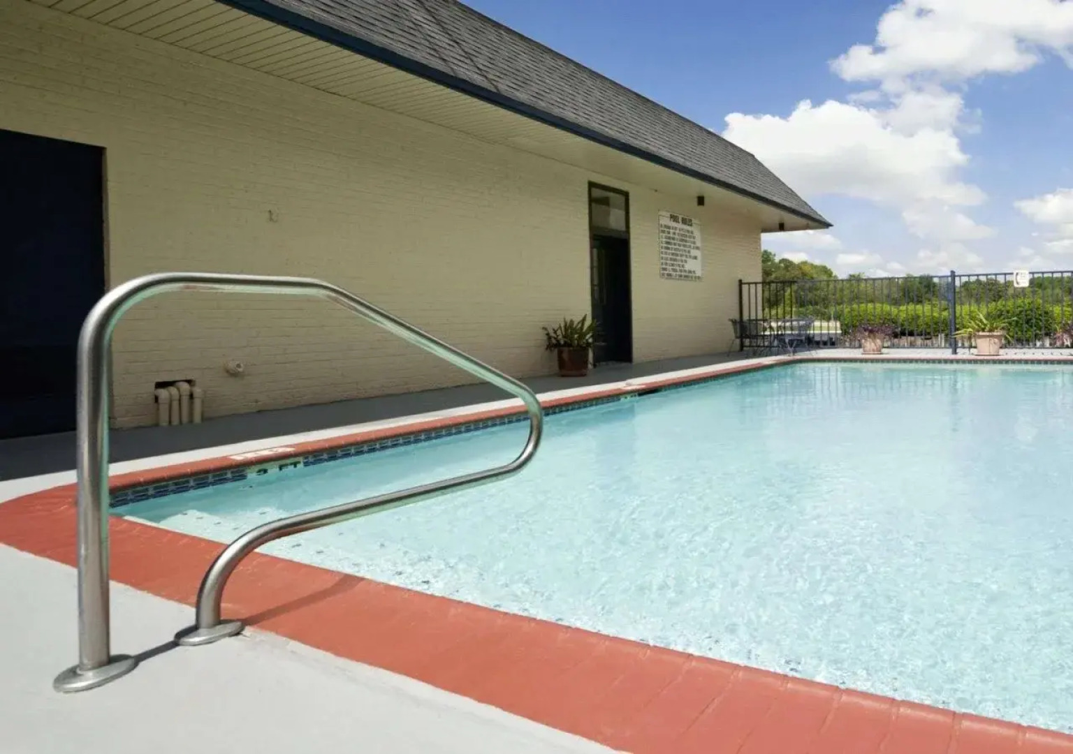 OYO Hotel Jennings Near Crowley, LA I-10