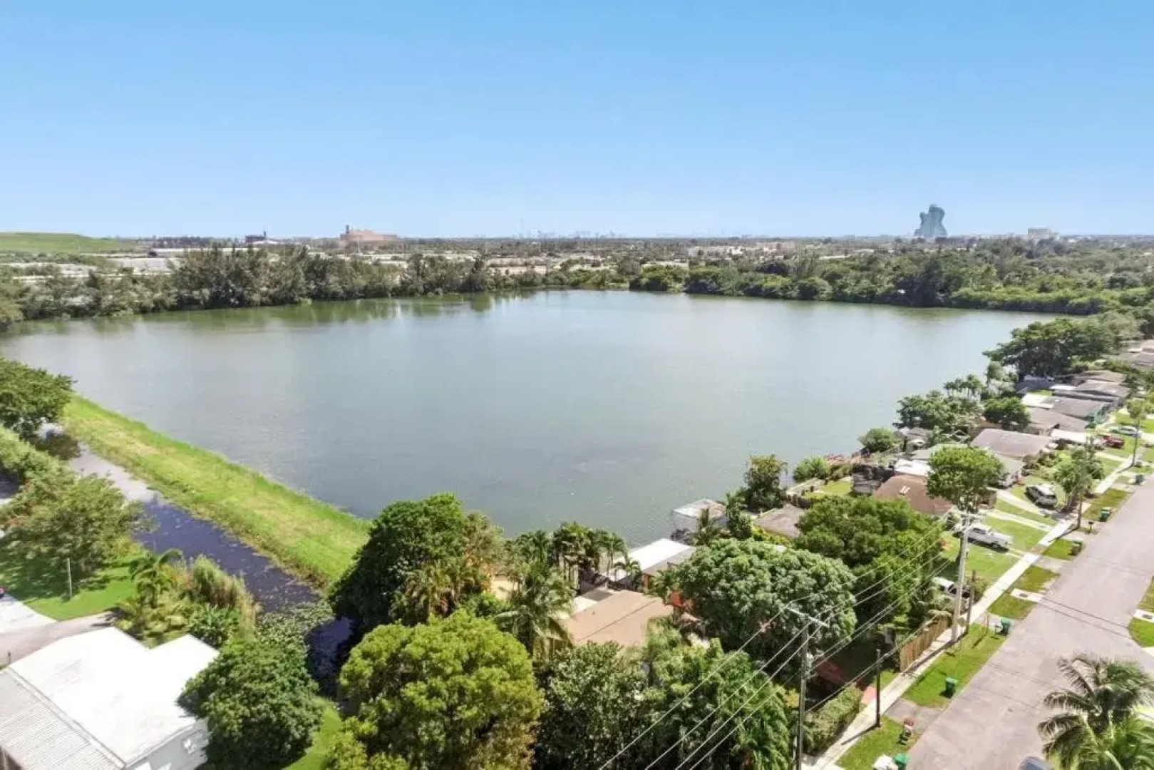 Lake House 2 in Davie