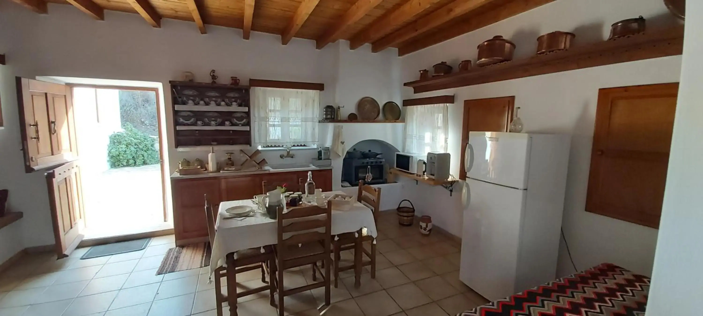Traditional house in Asfendiou