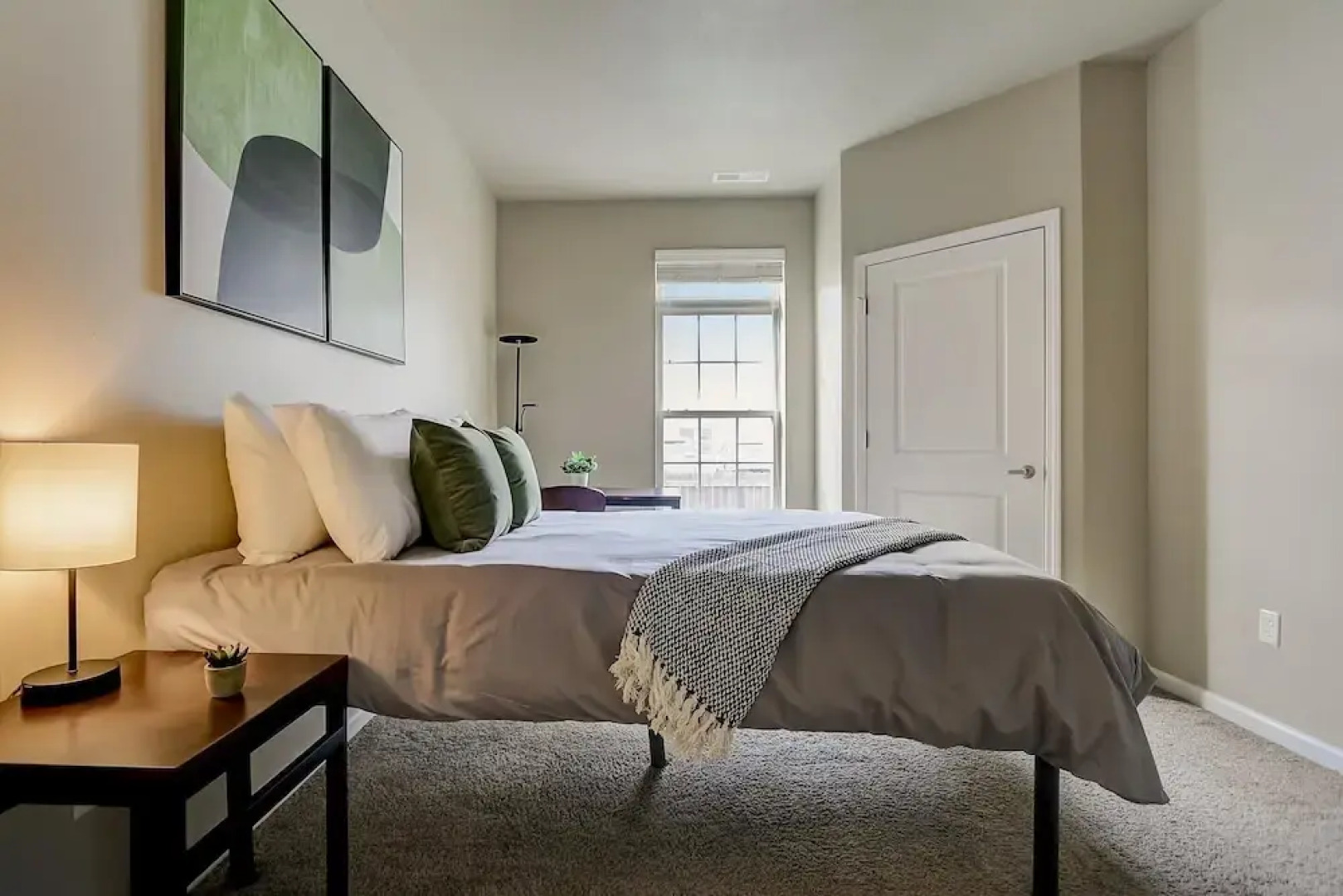 FRONTDESK University Edge Notre Dame Apts South Bend