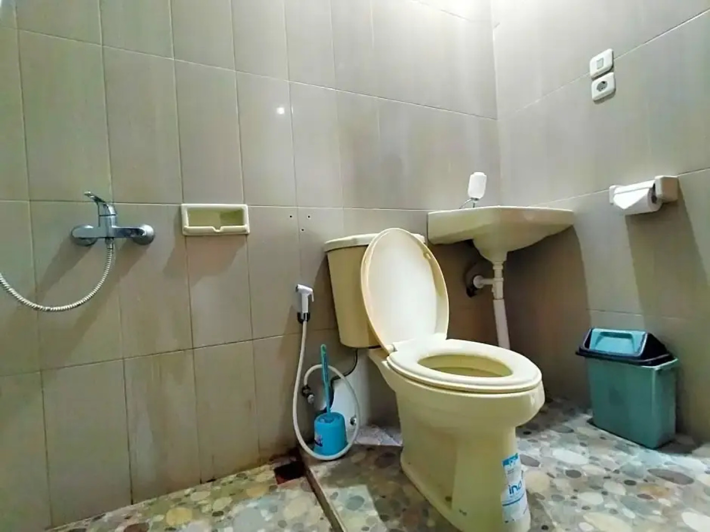 RedDoorz @ Sunset Resort Bau Bau