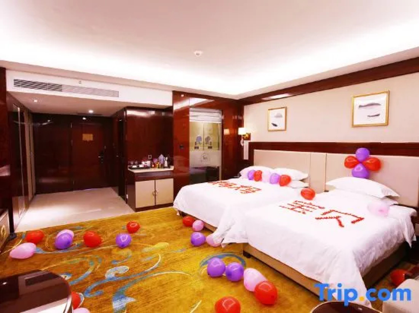 Xixia International Hotel