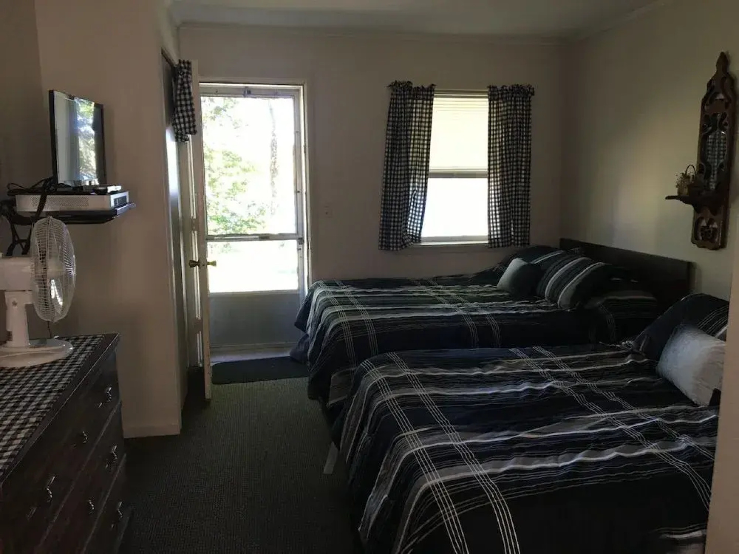 Dixon Lake Resort