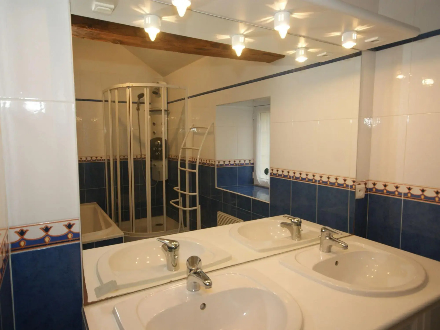 Spacious Holiday Home in Besse With Swimming Pool