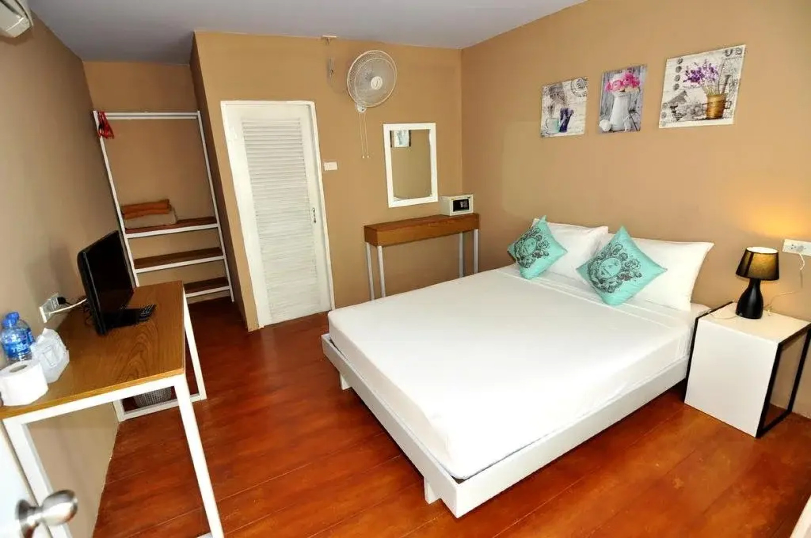 Phi Phi Uphill Cottage