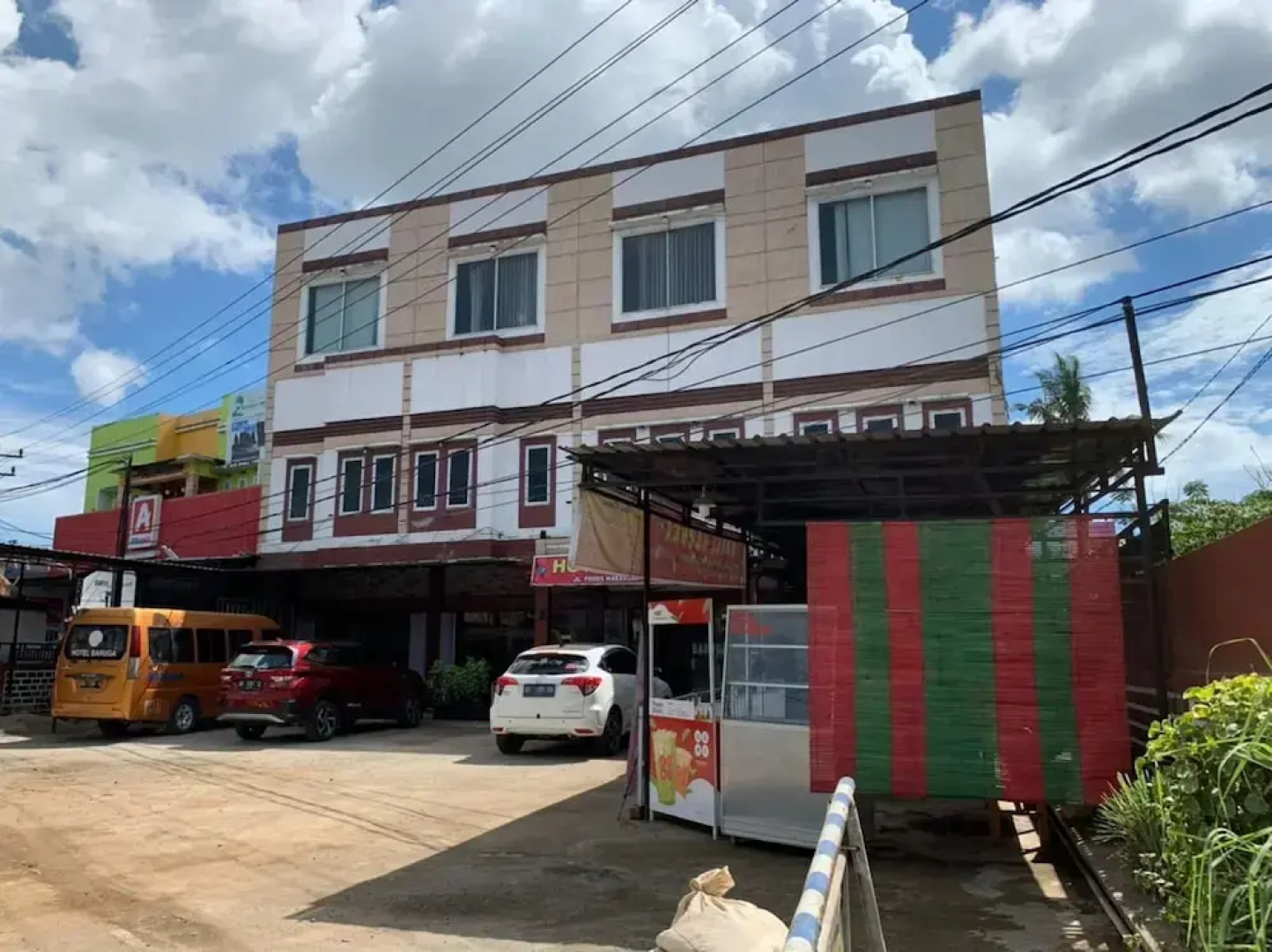 Hotel Baruga Makassar by OYO Rooms