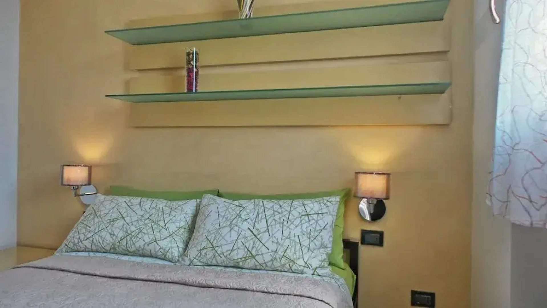 Blue Garda Apartments