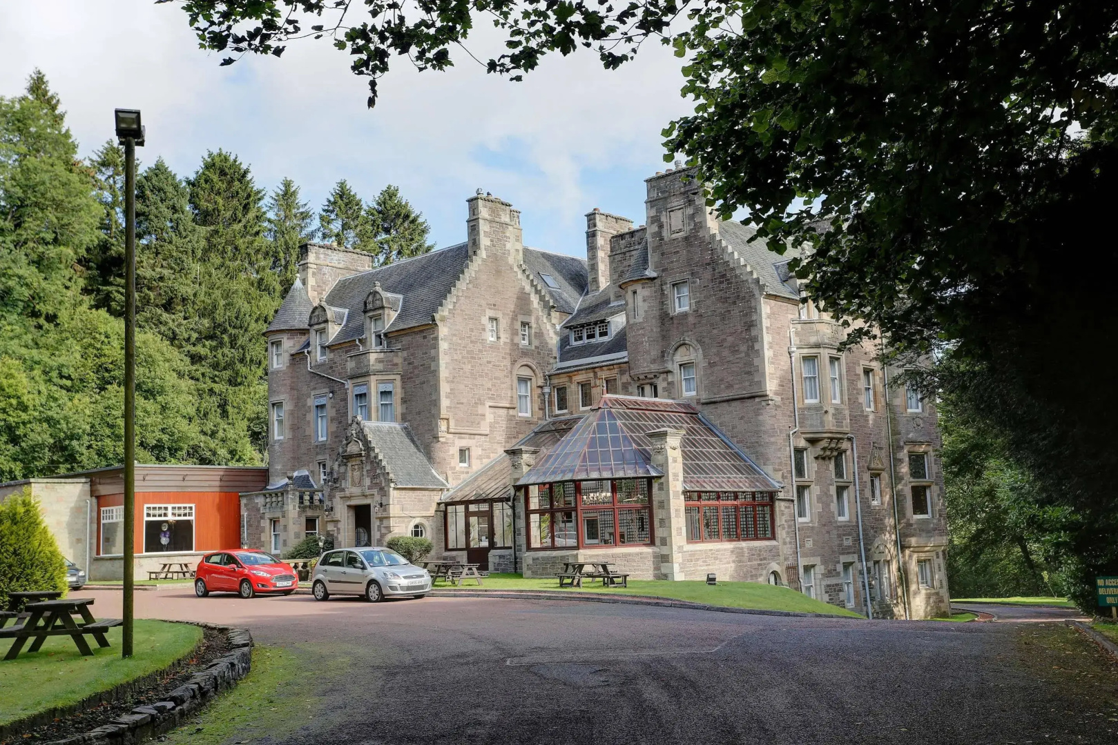 Cartland Bridge Hotel