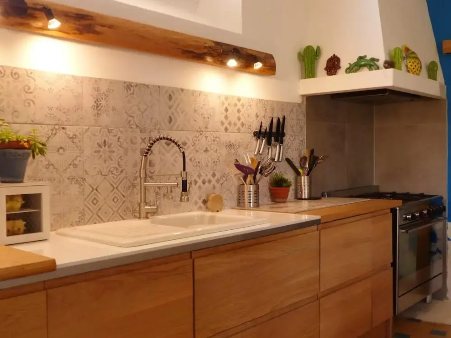 House With 4 Bedrooms in Canaules-et-argentières, With Enclosed Garden and Wifi