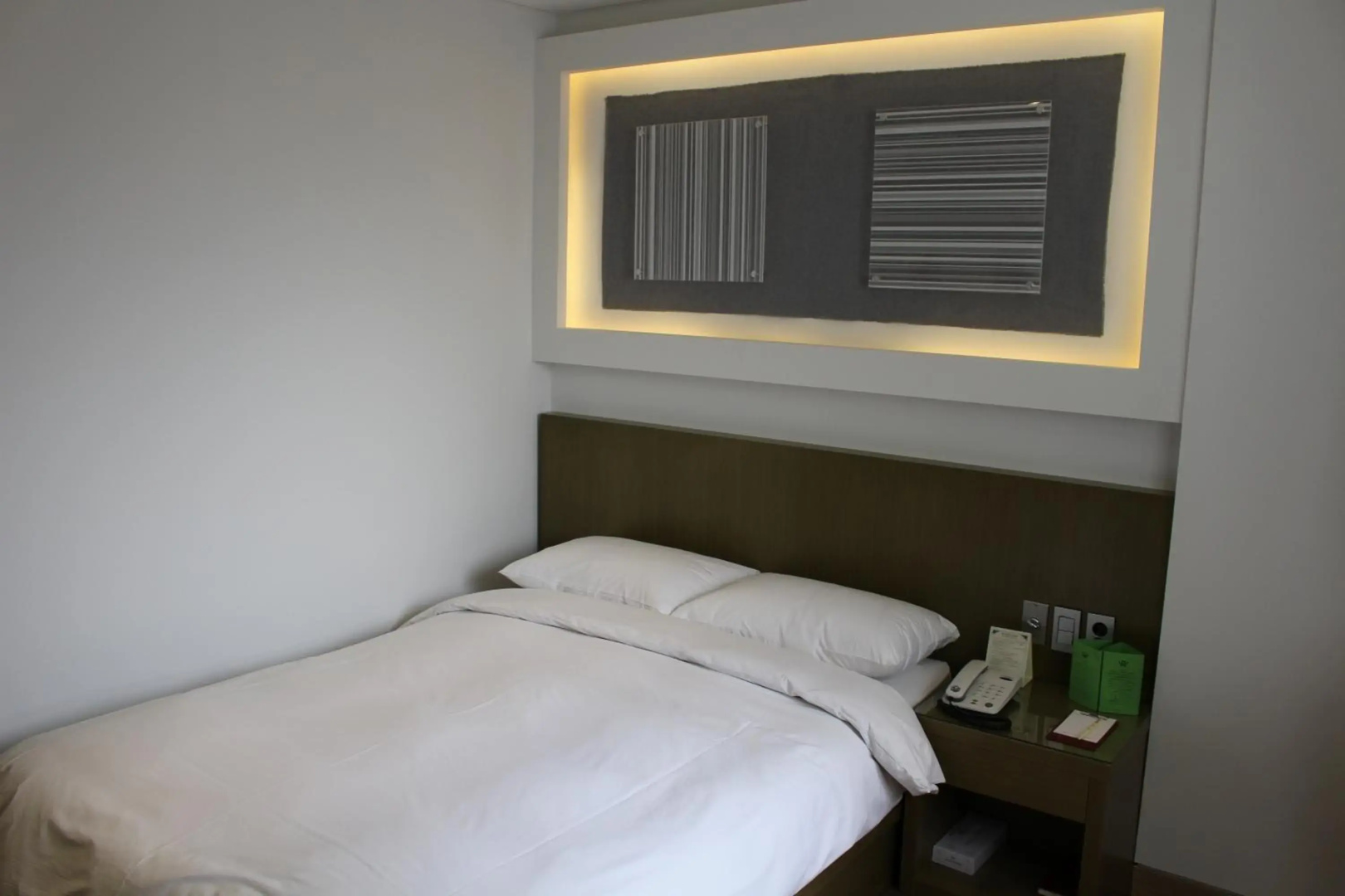 Insadong Crown Hotel
