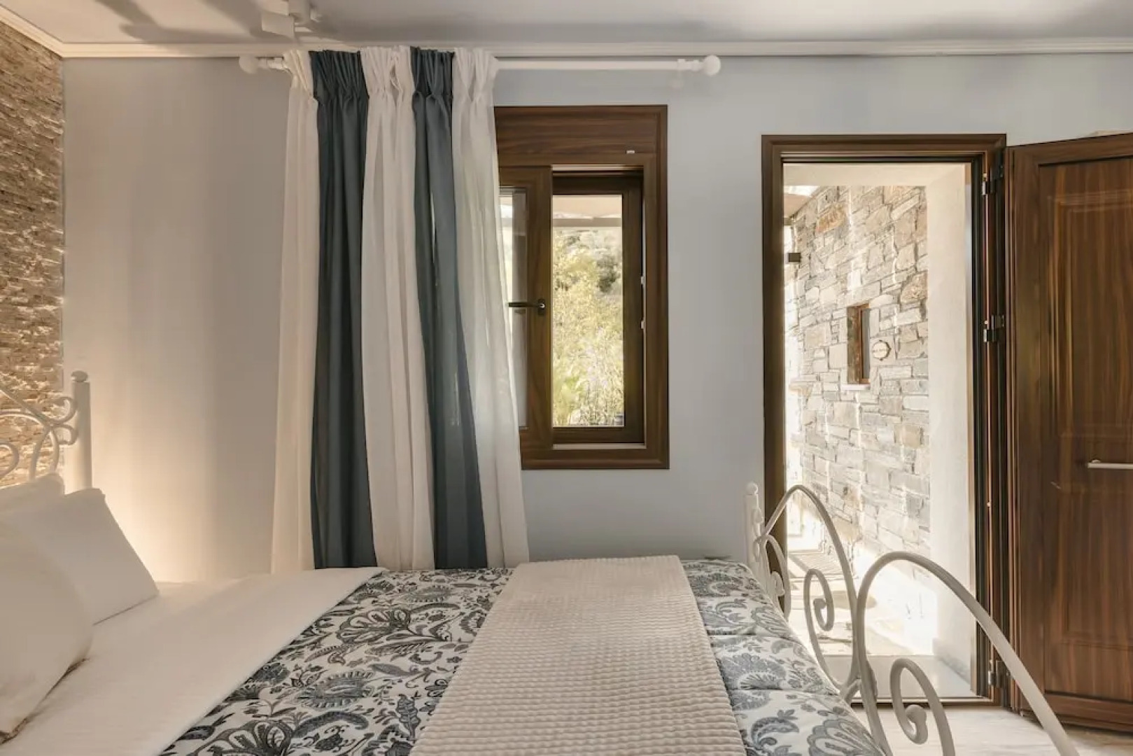 Paramithenio Village Beach Resort & Spa