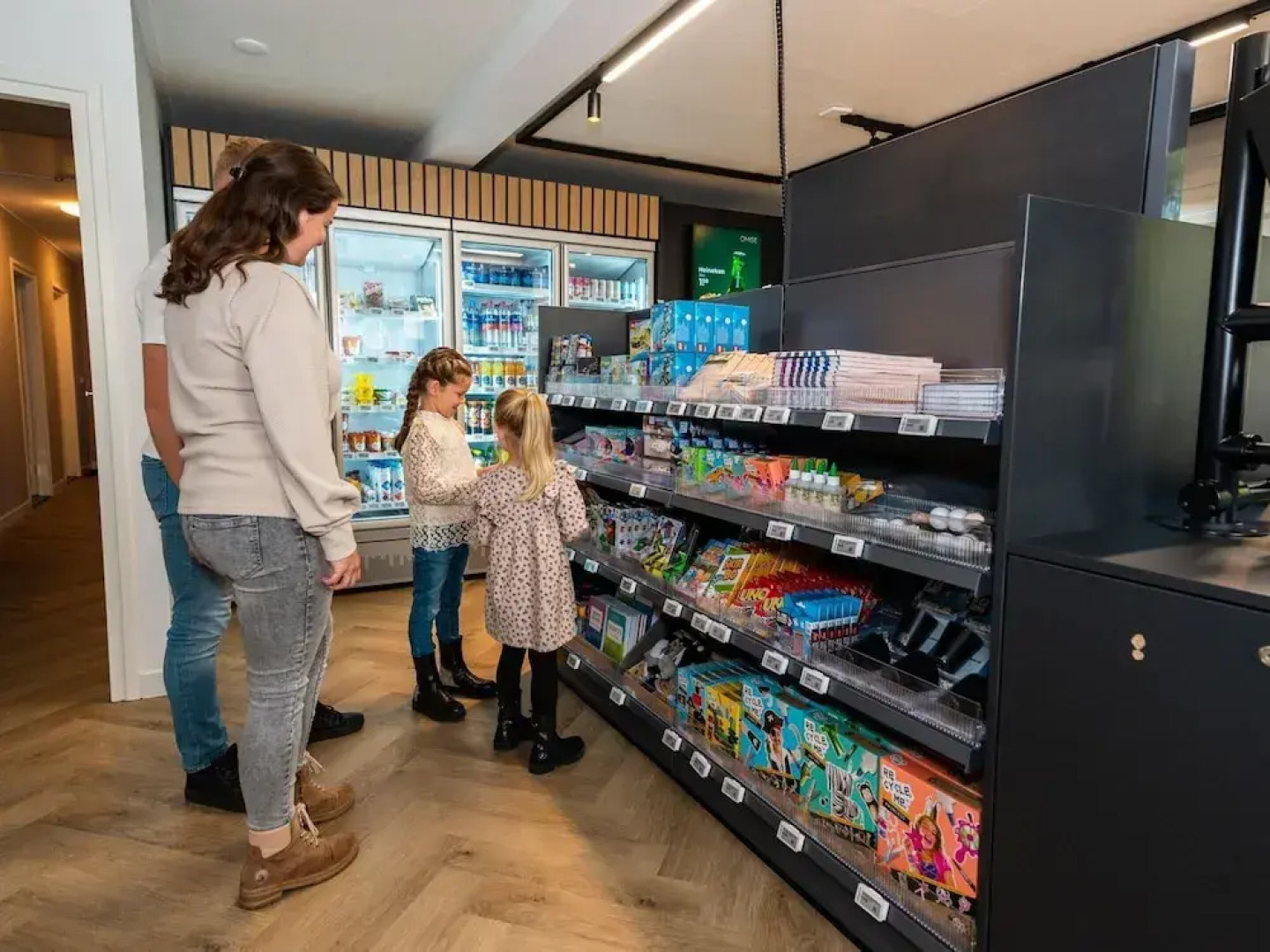 Wooden Chalet Near Three National Parks