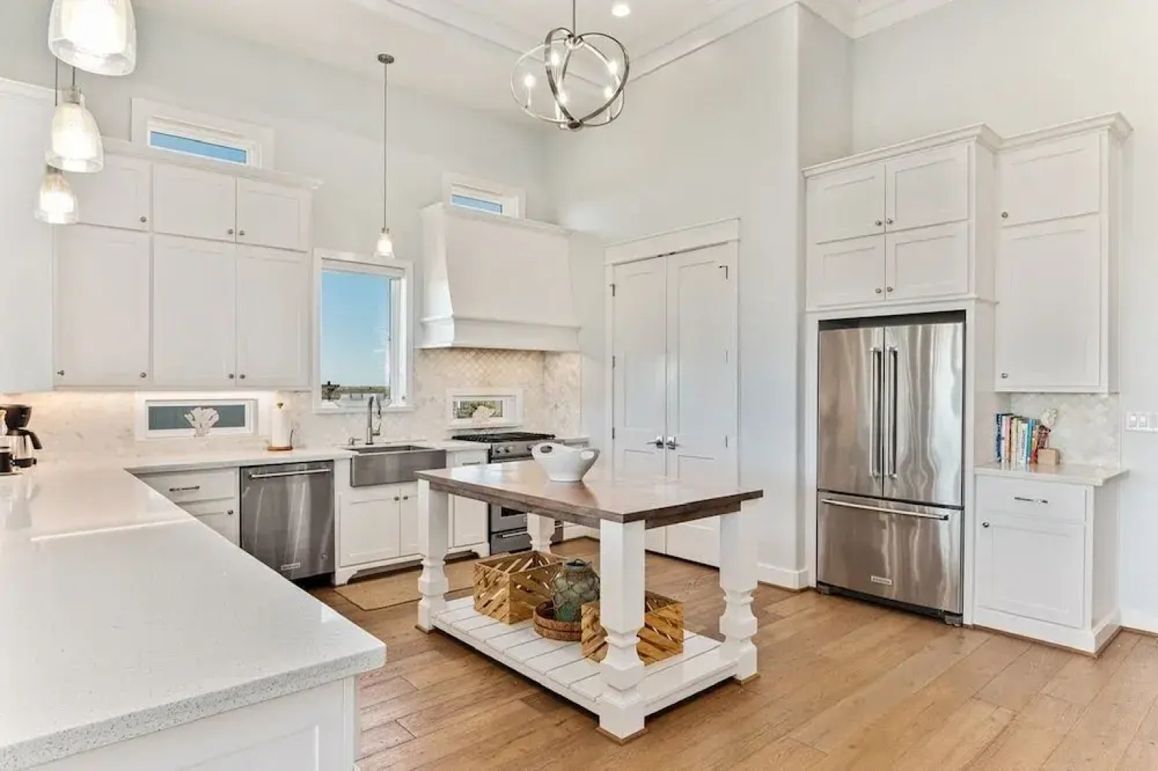 Paradise By The Sea 4 Bedroom Home by RedAwning