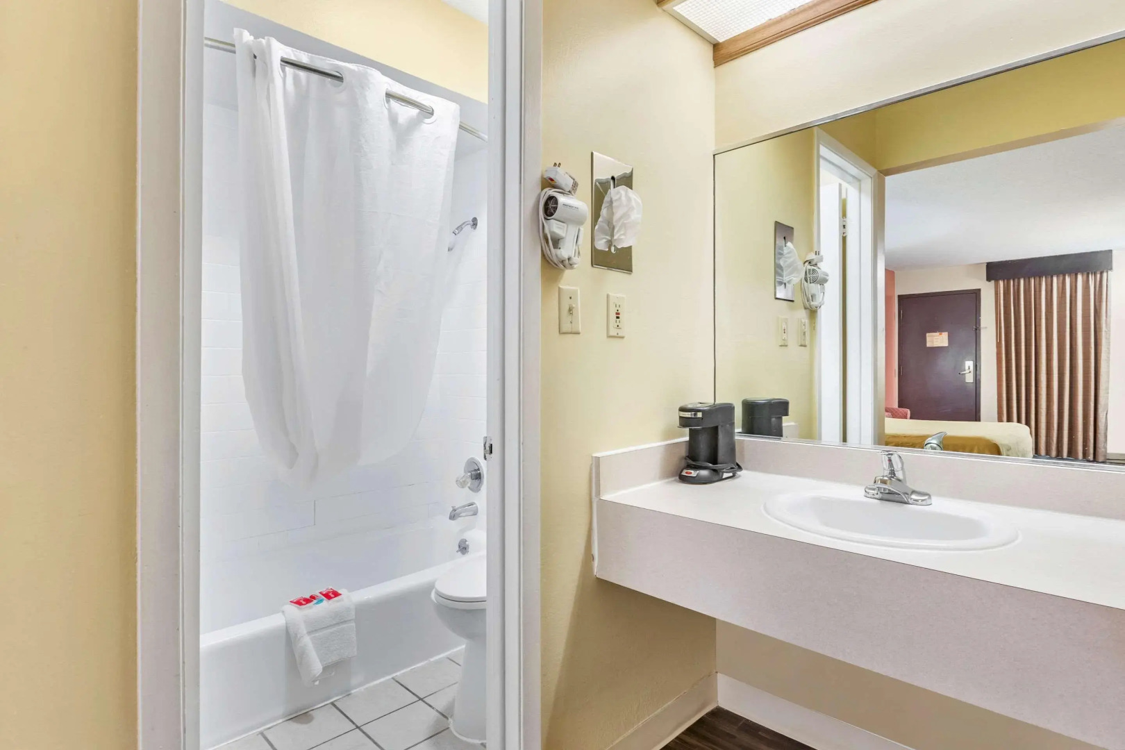 Econo Lodge Urbandale