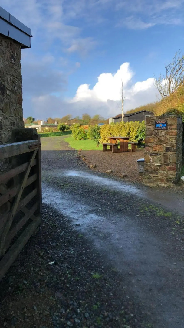 Thistledown Lodge! 5 minutes from beach!