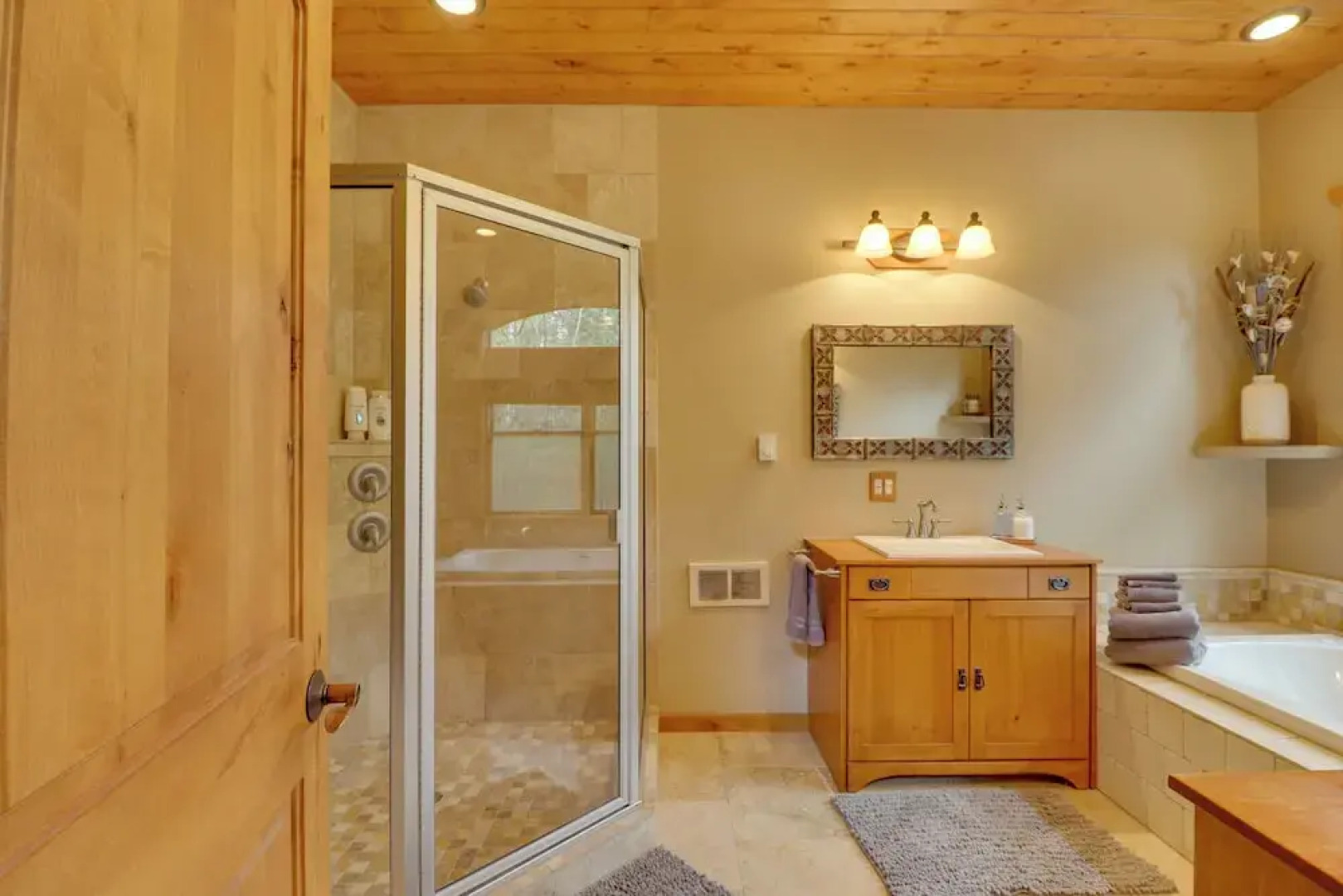 Enchanting Glacier Park Getaway by Flathead Lake!