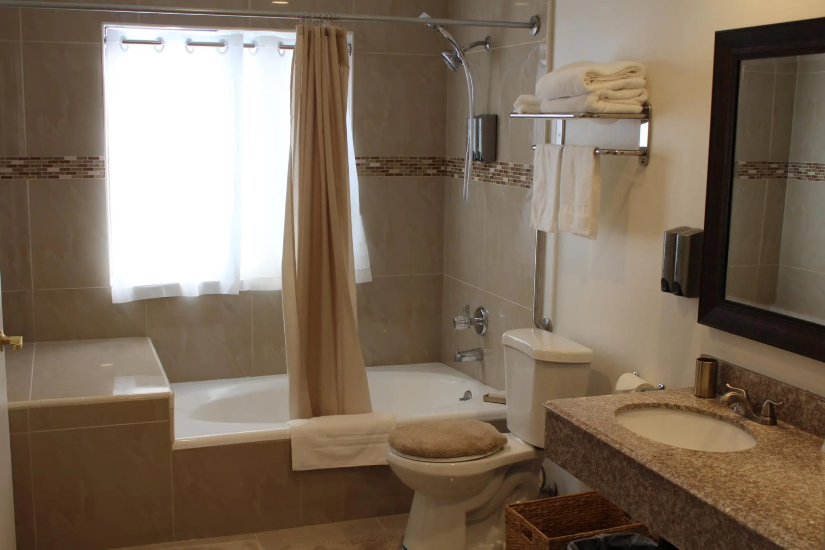 Garvey Inn Hotel - 小台北酒店, Monterey Park