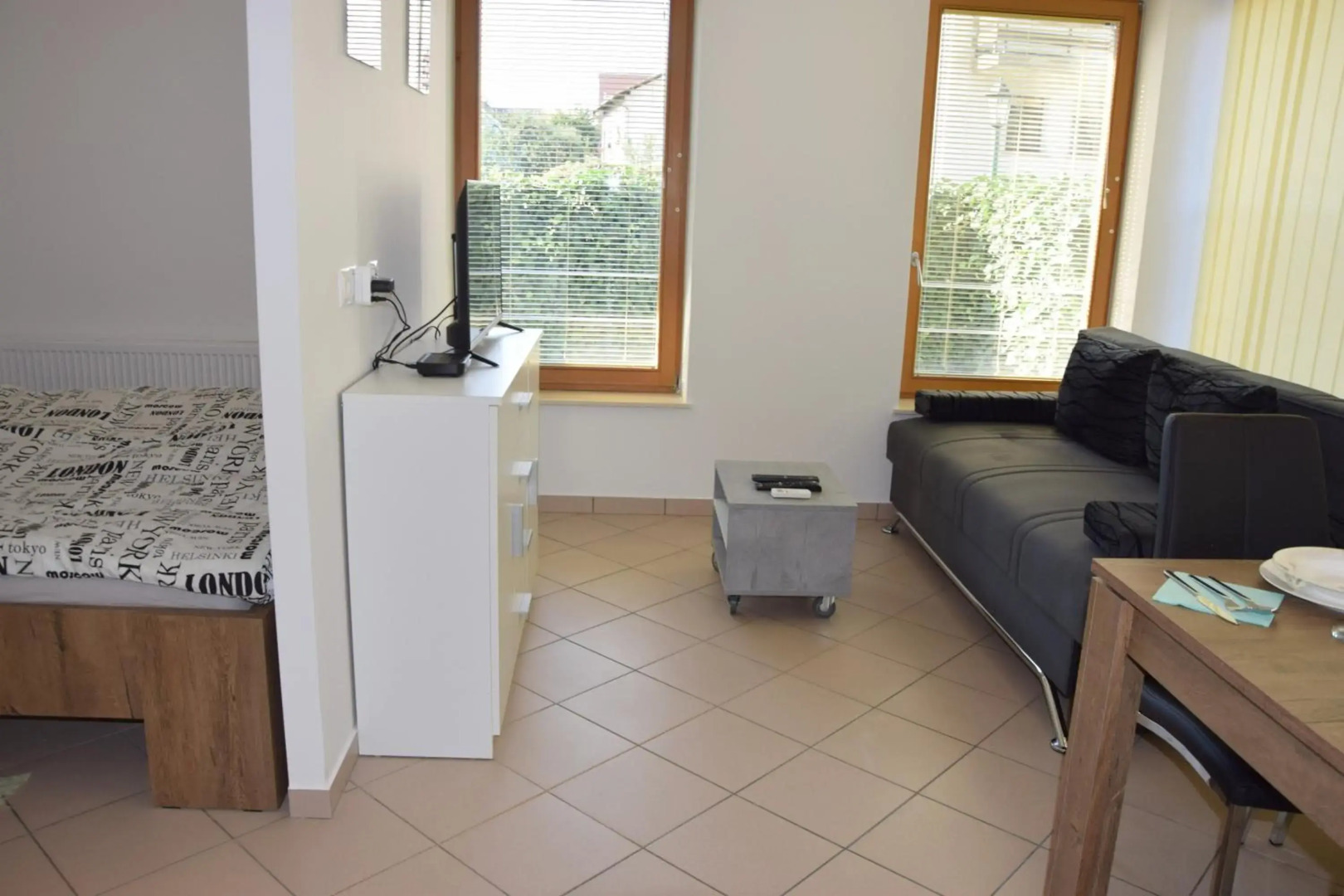 COMFY and BRIGHT Apartment