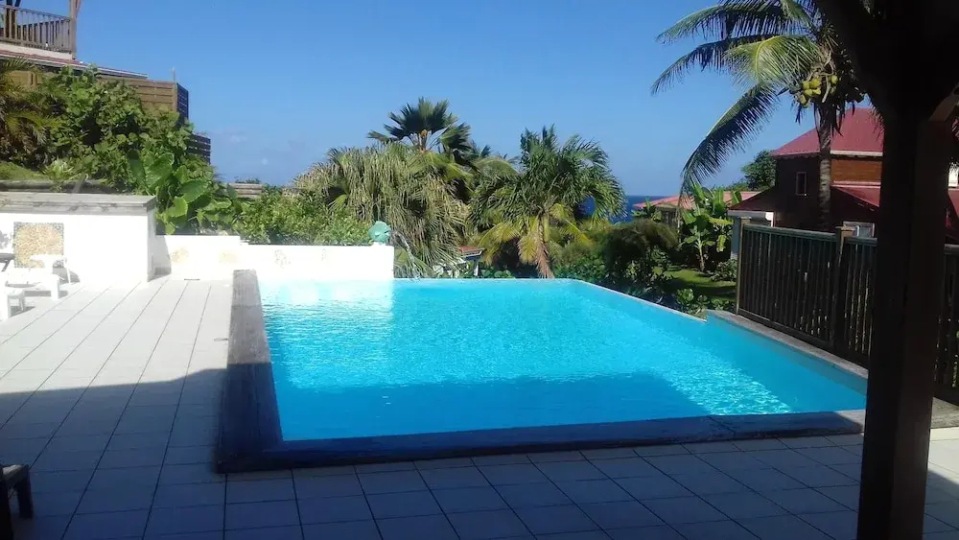 House With 3 Bedrooms in Le Moule, With Wonderful sea View, Pool Acces