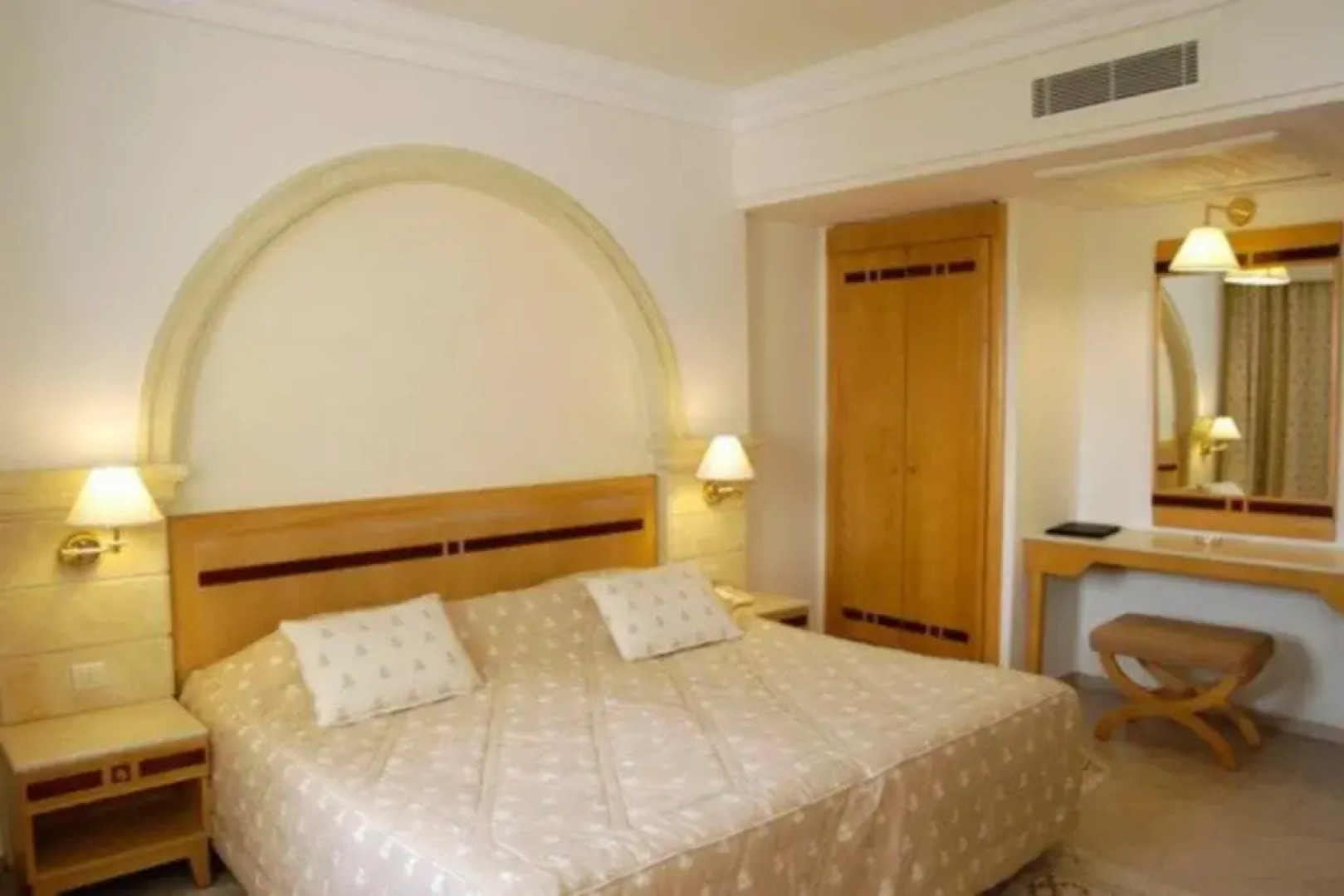 Hotel Les Sirenes Beach