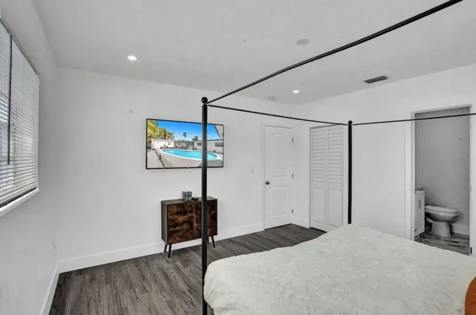 Spacious Home With Heated Pool