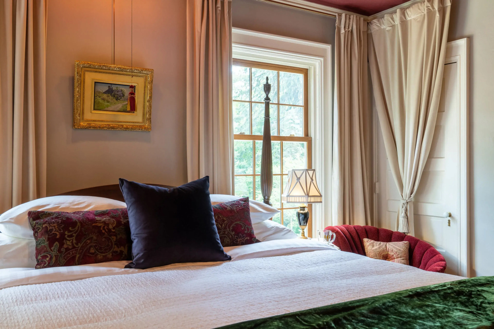 16 Elm Heritage Hotel