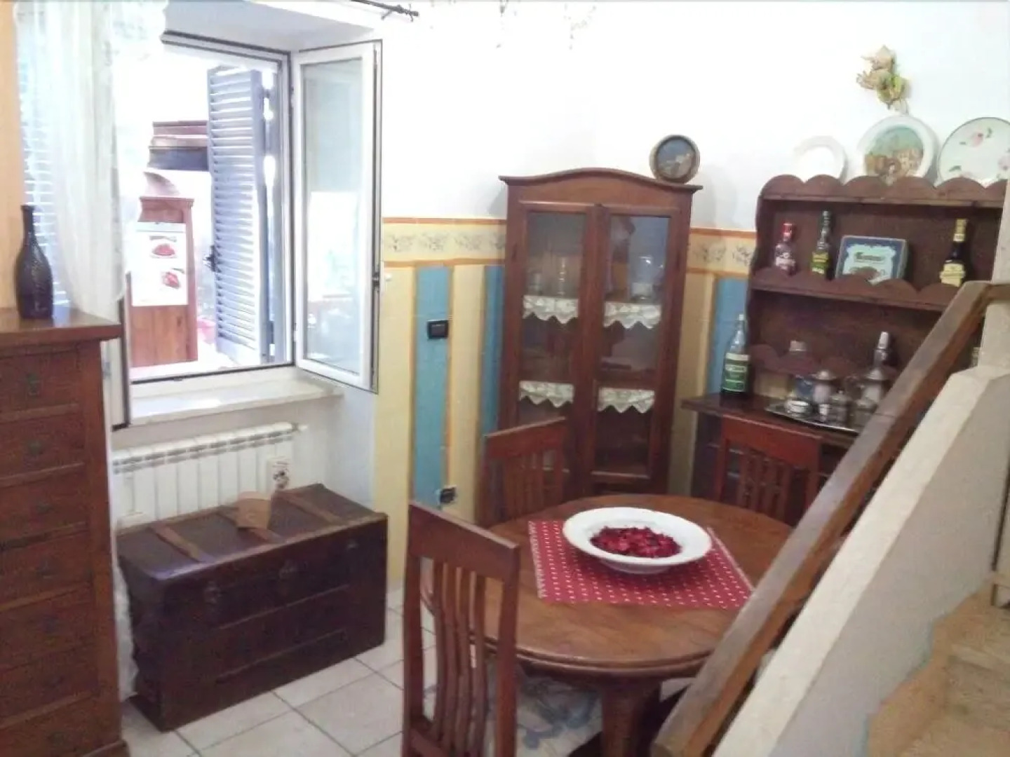 Panoramic Shabby Home