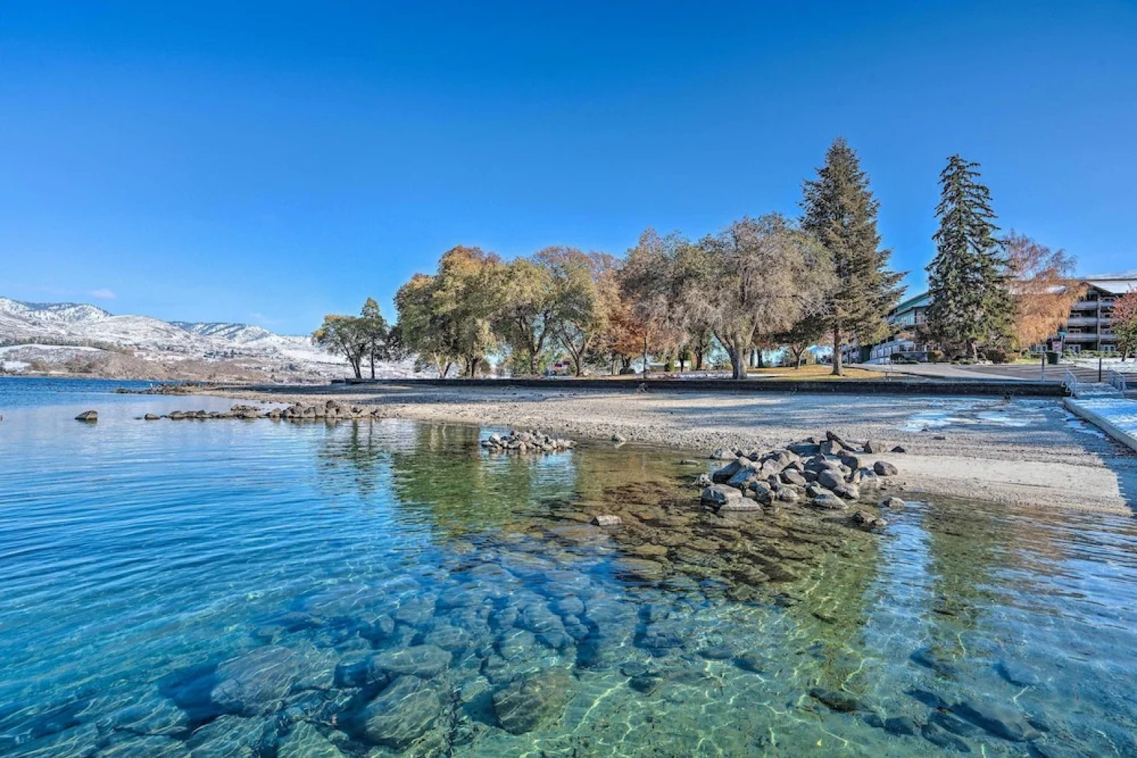 Resort-style Condo w/ Lake Chelan & Mtn Views