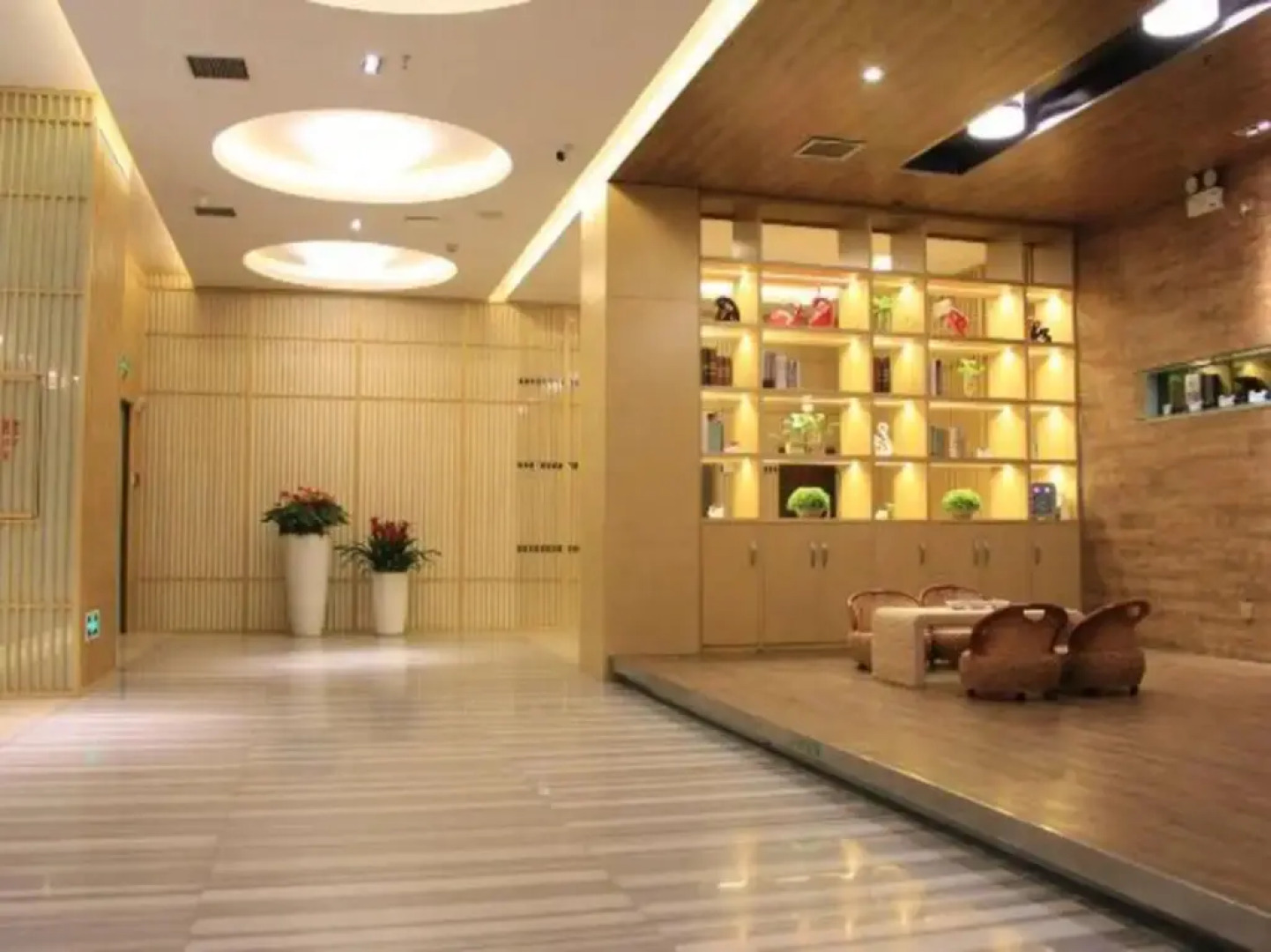 Yitel Trend (Fuzhou Guping Road Provincial Government Pingshan Metro Station)