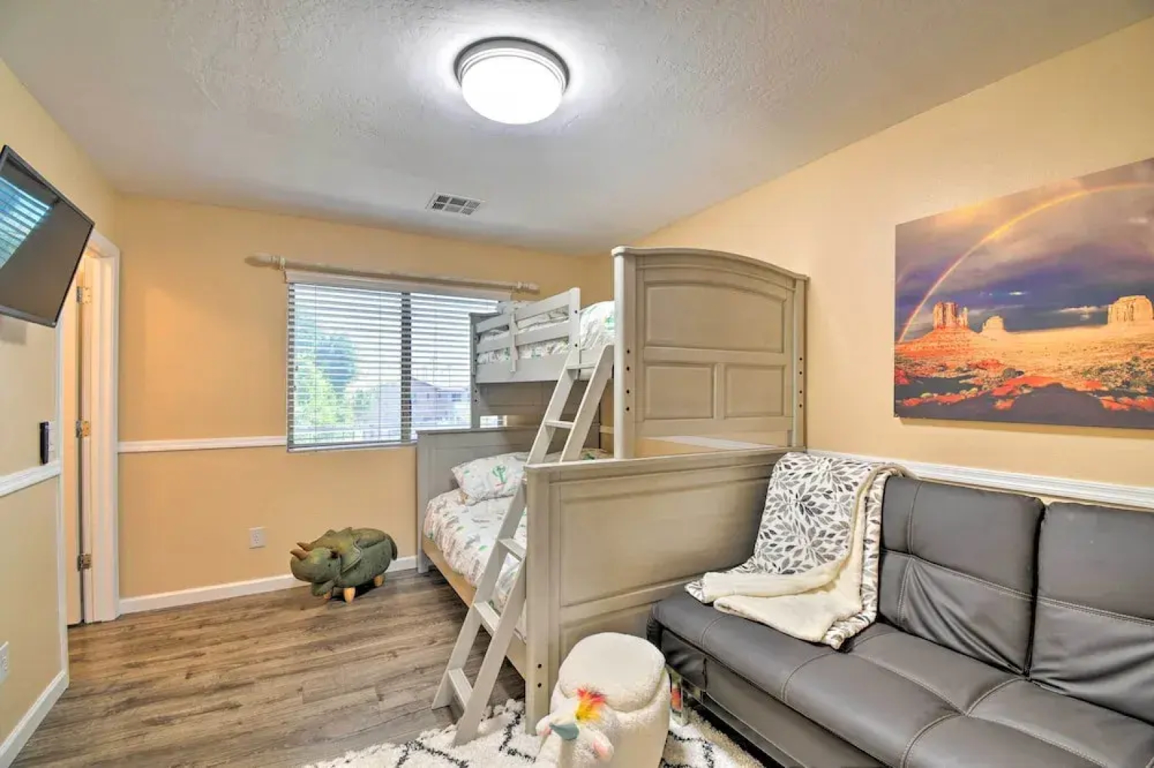 Walk to Surprise Stadium: Villa w/ Covered Patio!