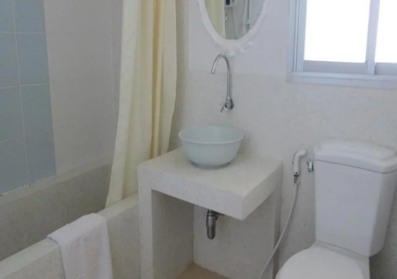 Hotel B