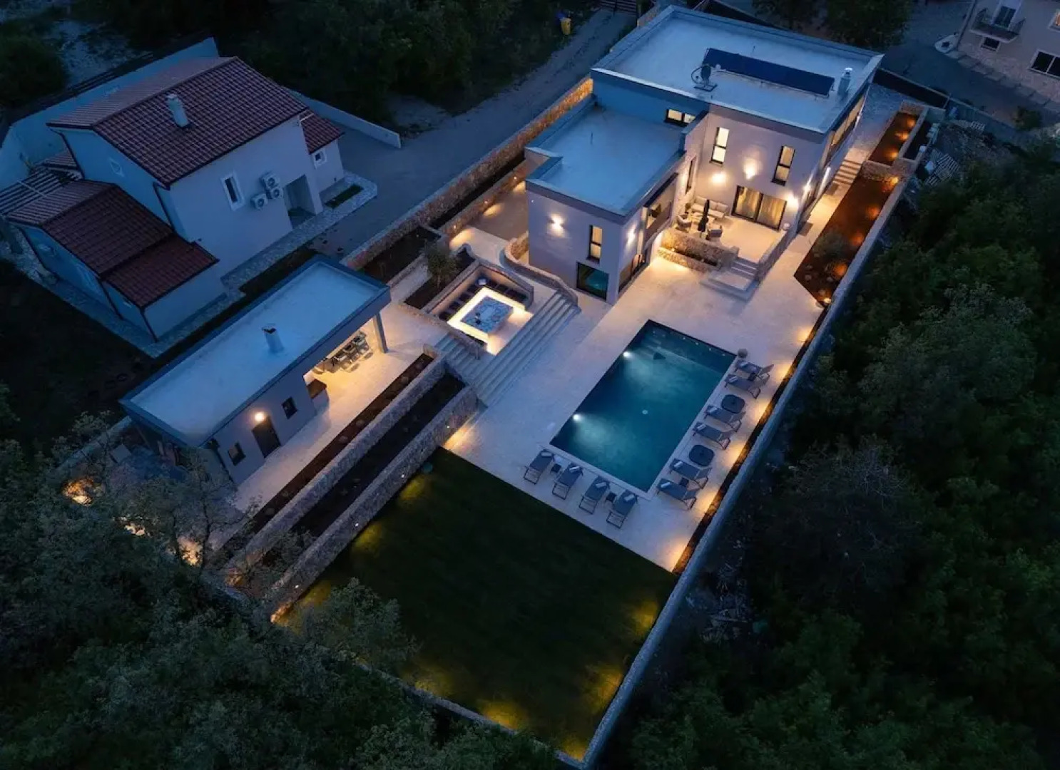 Villa Astrum With Heated Pool Jacuzzi and Sauna