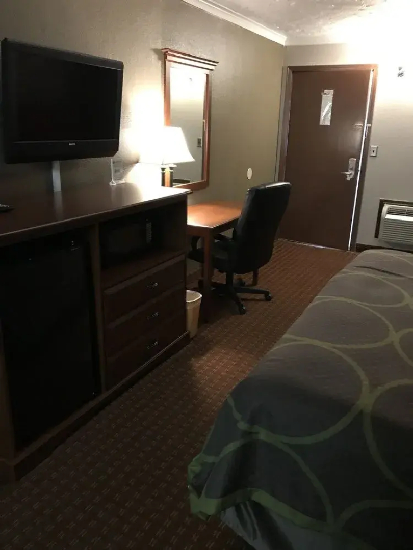 Super 8 Enid