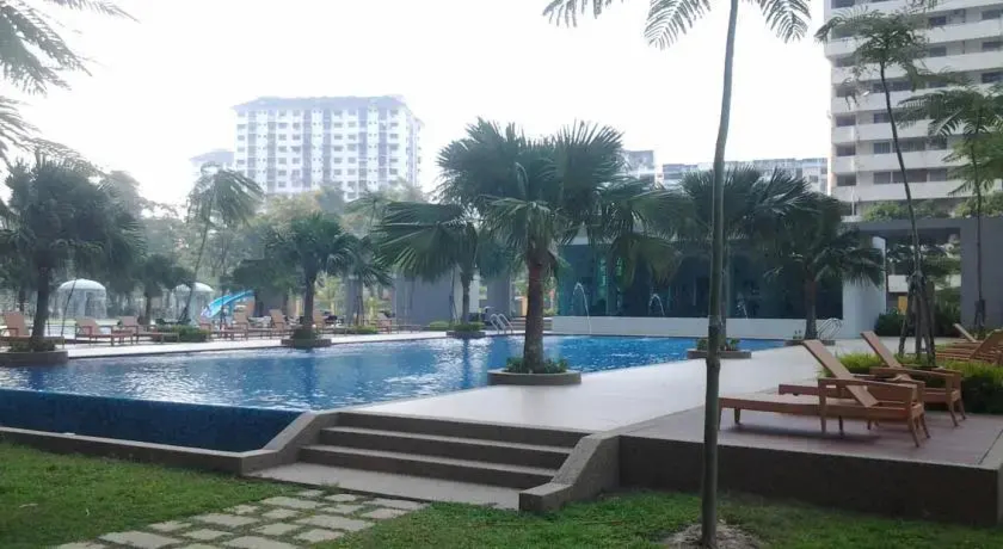 Greenlane Luxury Condominium