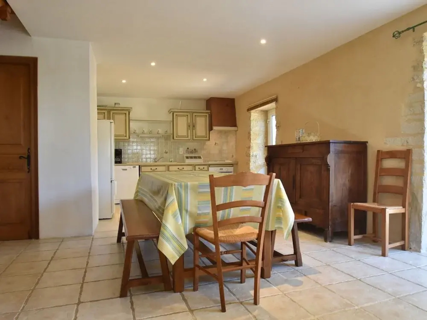 Modern Holiday Home in Florimont-Gaumier with Private Pool