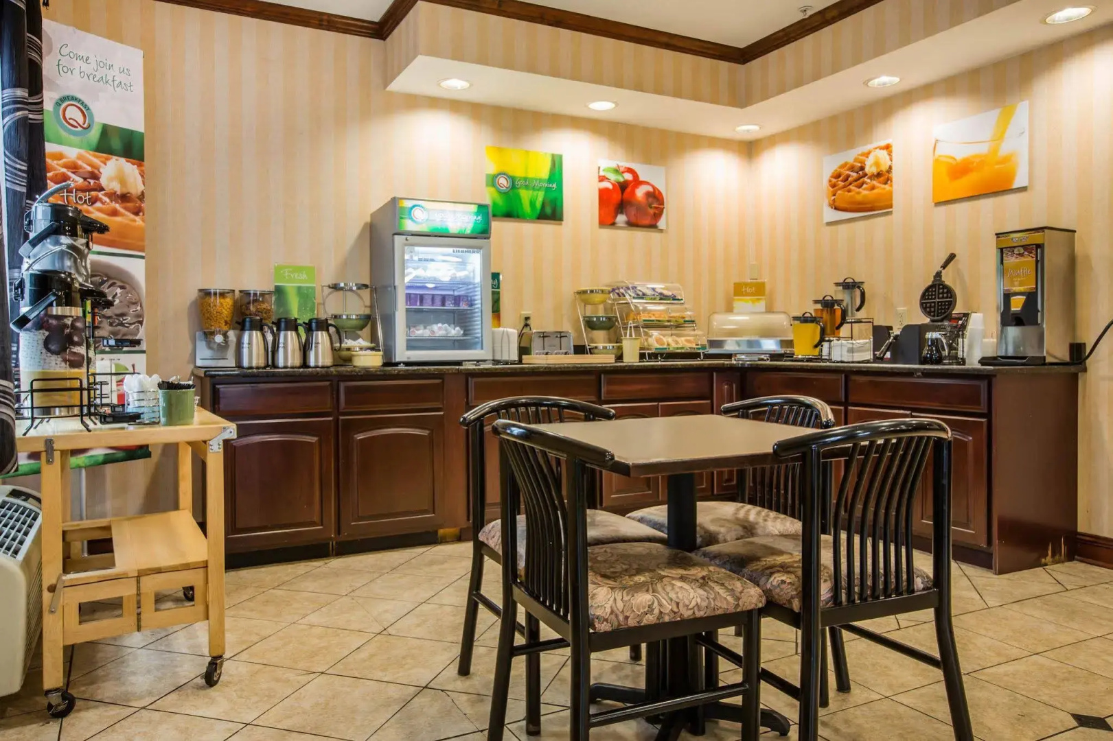 Econo Lodge Glens Falls / Lake George