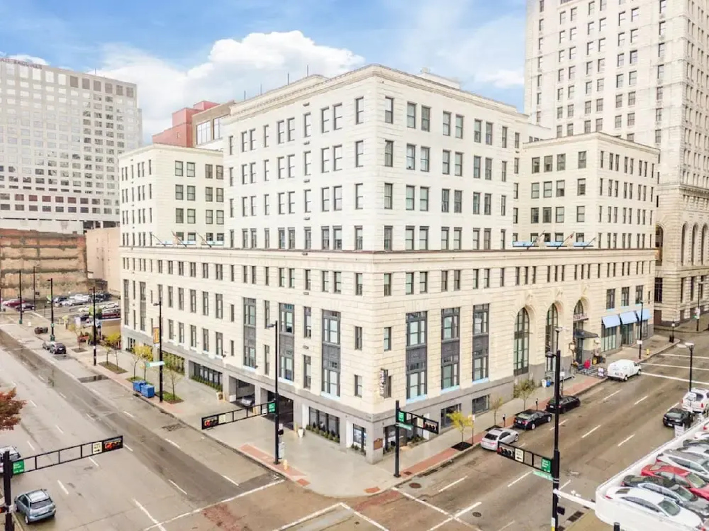 Global Luxury Suites in Downtown Cincinnati