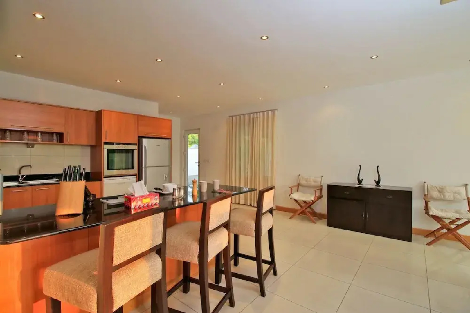 Pattaya Sunset Villa 4 Bedroom Sleeps 8