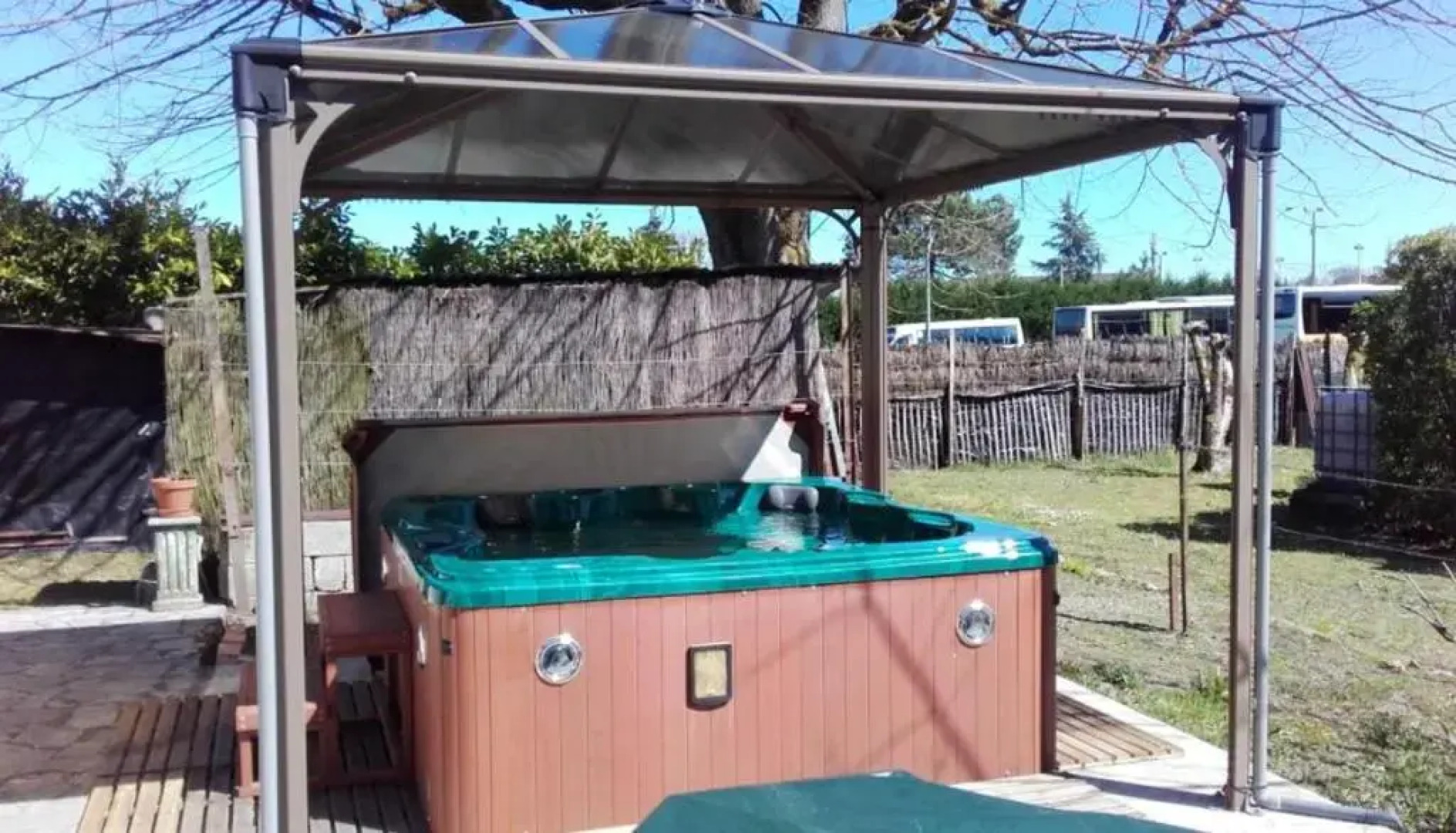 Maison de 3 chambres avec jacuzzi jardin clos et wifi a Gabarret