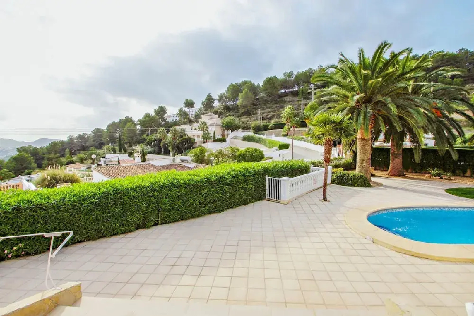 Alldo - hill side with private pool in Moraira