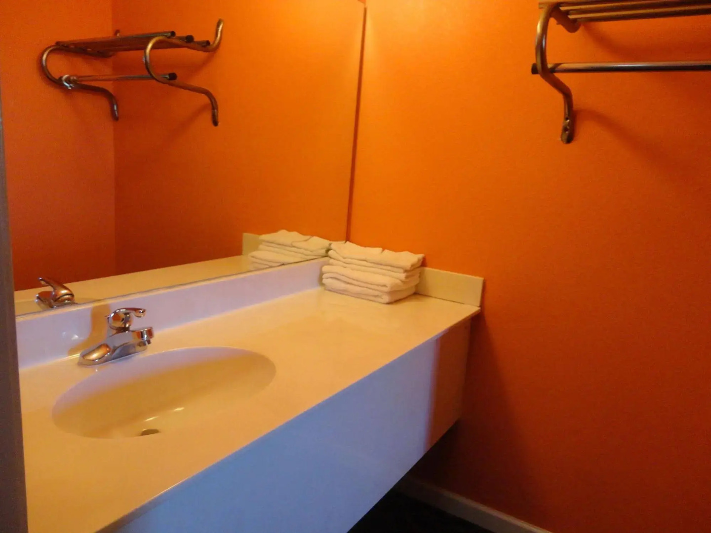 Royal Inn and Suites