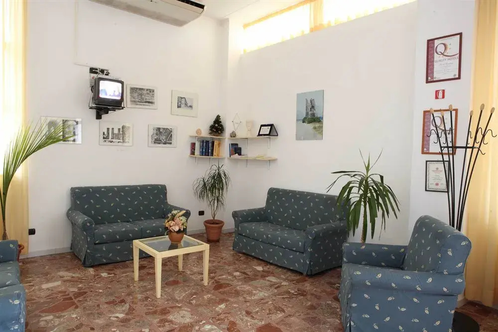 Hotel Enotria