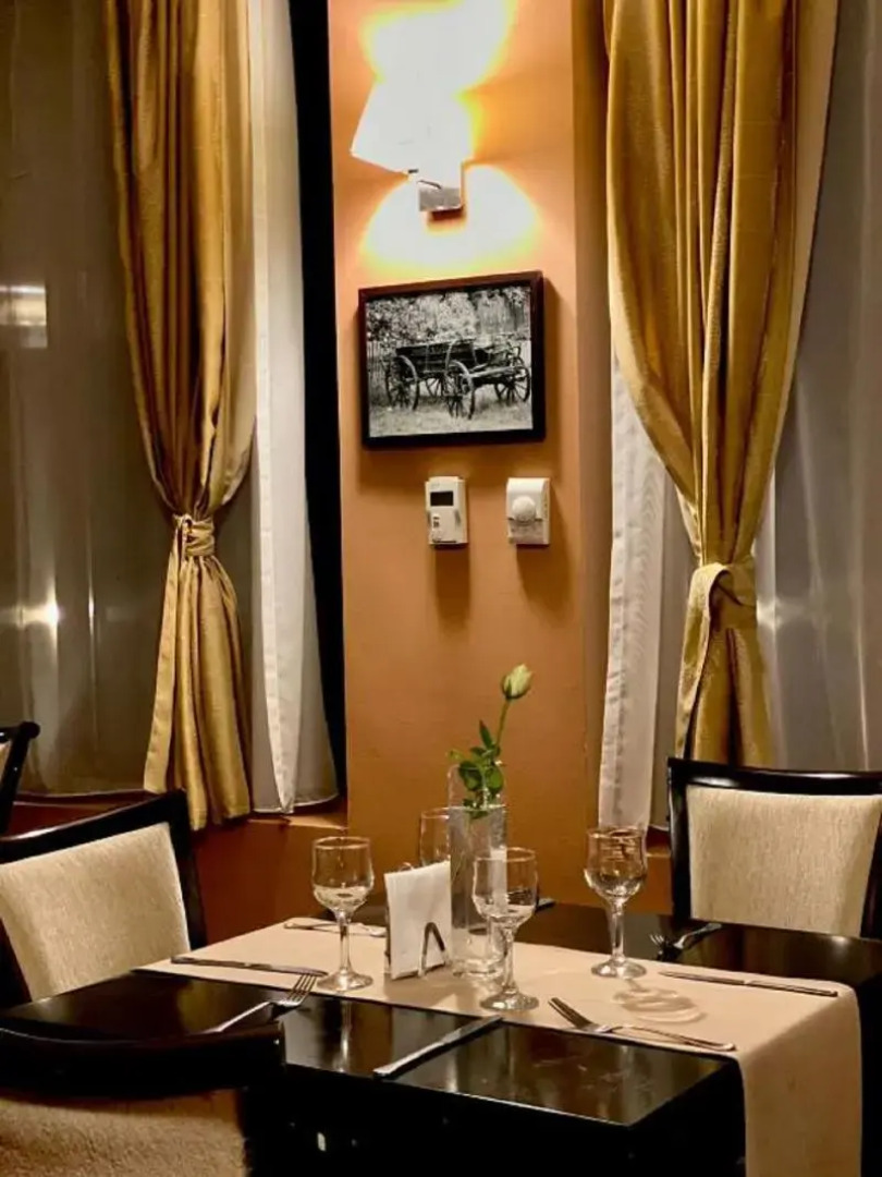 Hotel Oxford Inn & Suites