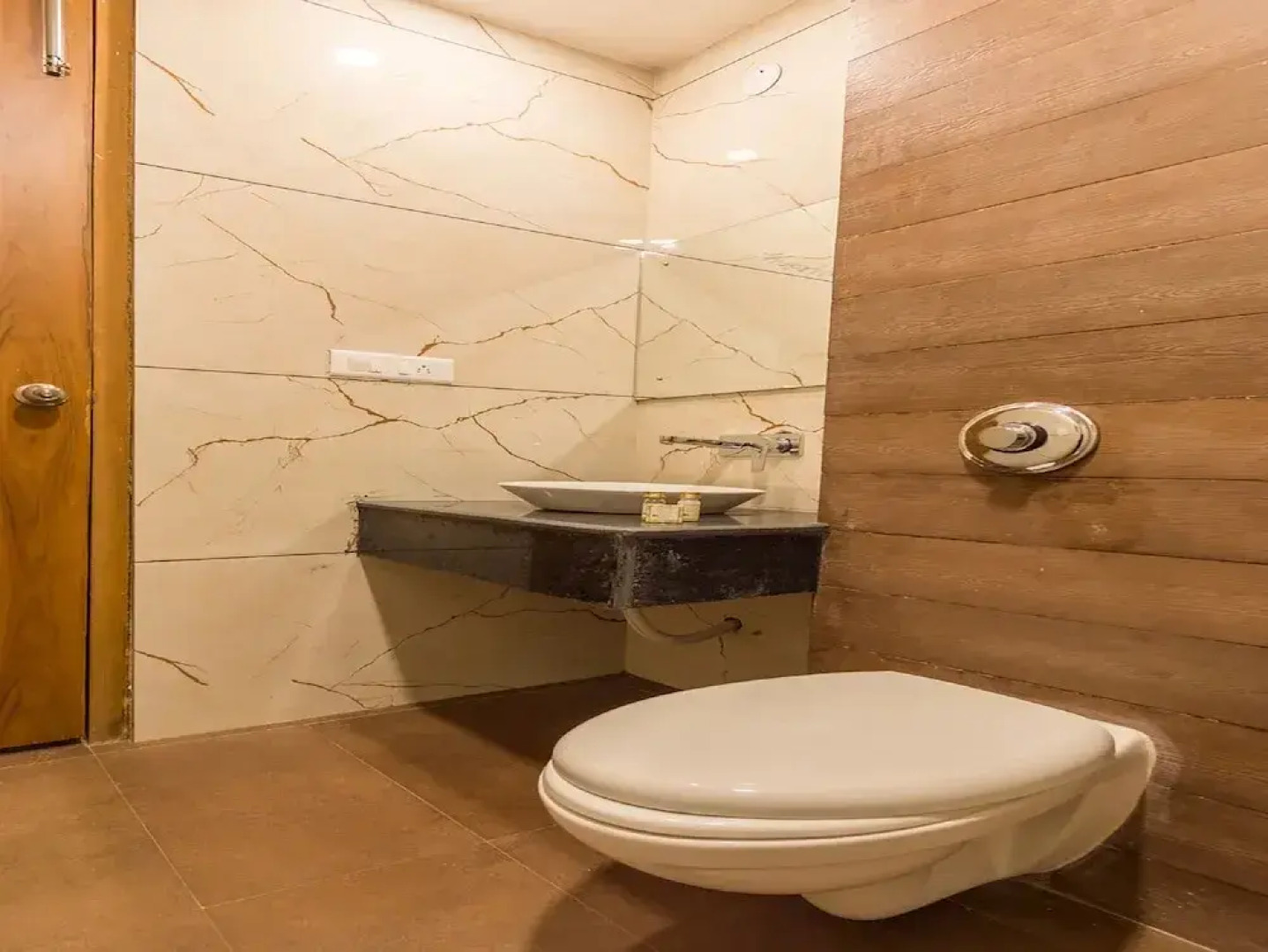 Capital O 44225 Neem Leaf