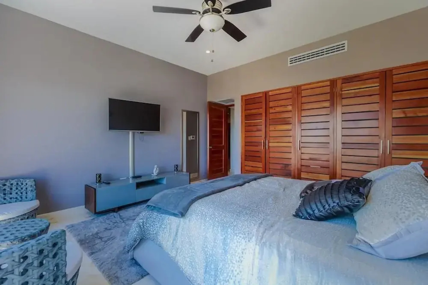 Isla 33 - 4 Bedroom PH #1304