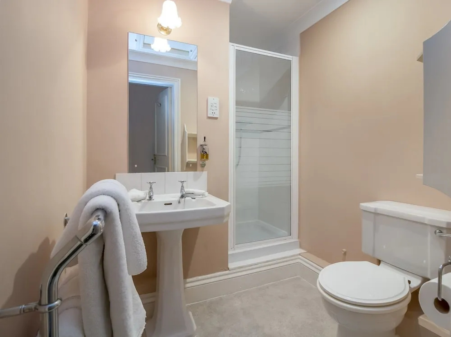 The Lynch Country House