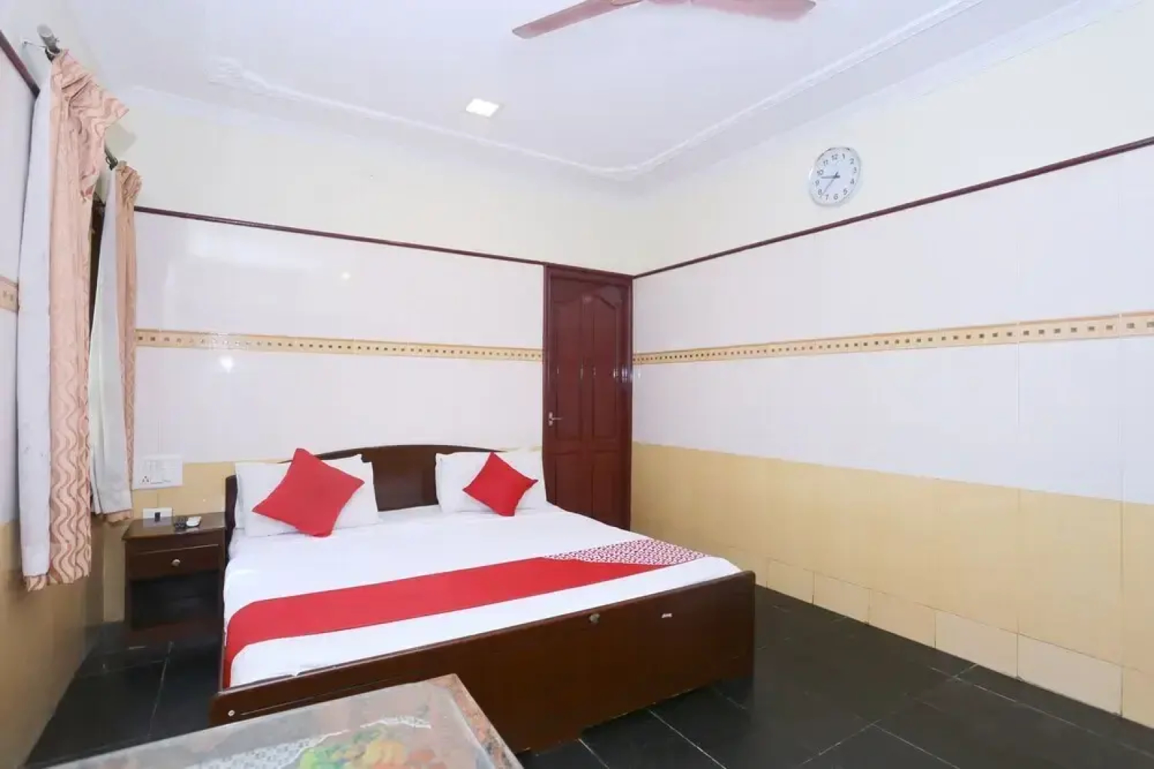 OYO 24347 Hotel Sunrise View