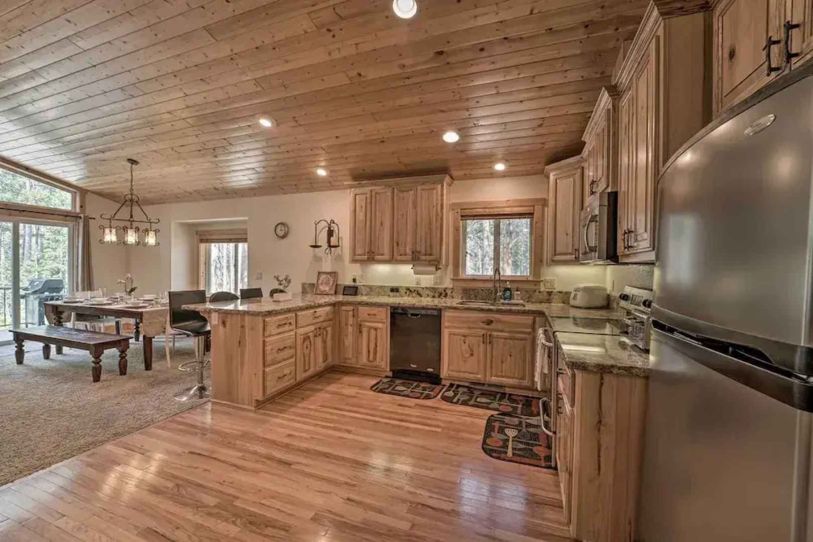 Near Donner Lake & Skiing: Soda Springs Cabin!